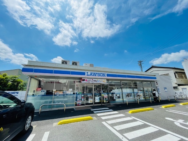 コンビニ　ローソン鈴鹿神戸一丁目店（コンビニ）まで587m
