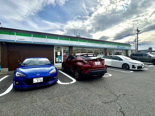 コンビニ　ファミリーマート島田店（コンビニ）まで370m