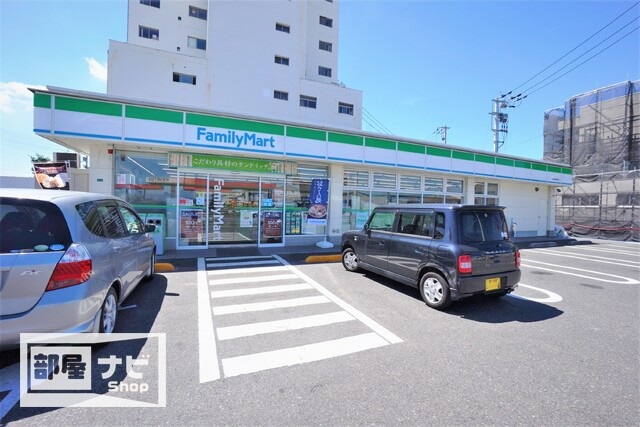 コンビニ　ファミリーマート福岡町南店（コンビニ）まで501m