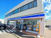 コンビニ　ローソン松縄店さん（コンビニ）まで450m