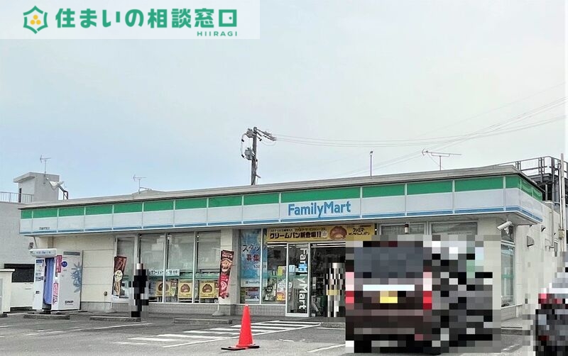 コンビニ　ファミリーマート岡崎伊賀店（コンビニ）まで318m