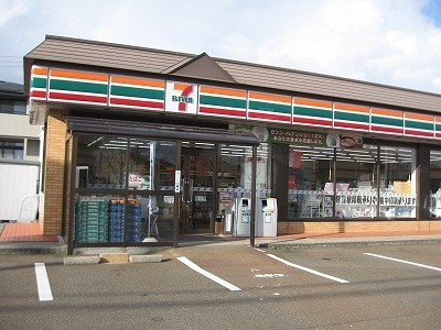 コンビニ　セブンイレブン上越東雲町店（上越市東雲町２丁目）（コンビニ）まで931m