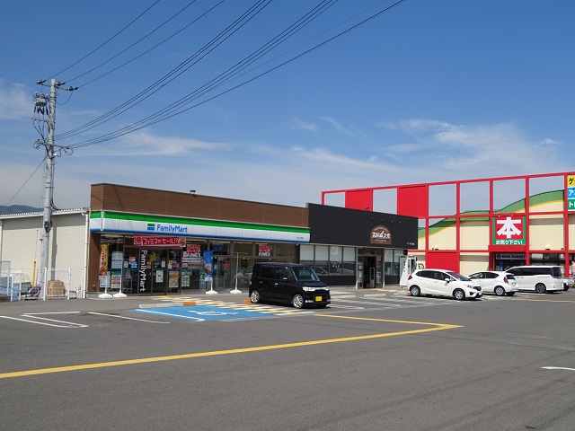 コンビニ　ファミリーマート 打田上野店様（コンビニ）まで1280m