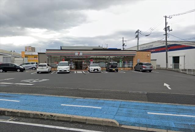 コンビニ　セブンイレブン青江6丁目店（コンビニ）まで686m
