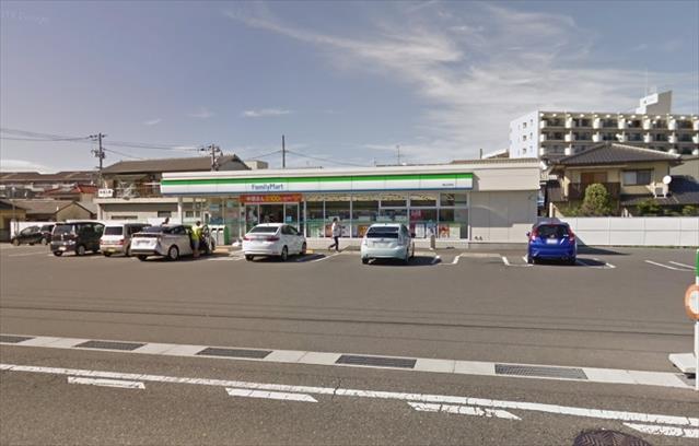 コンビニ　ファミリーマート万倍店（コンビニ）まで1039m