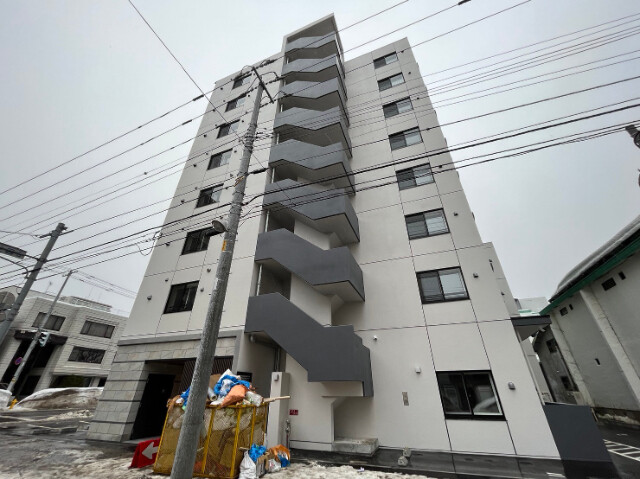 建物外観　札幌市北区北１２条西「アルファスクエア北１２西３」