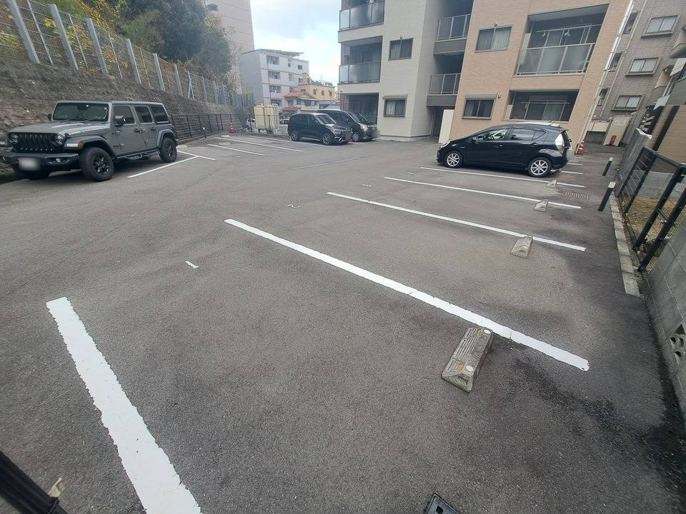 駐車場　駐車場