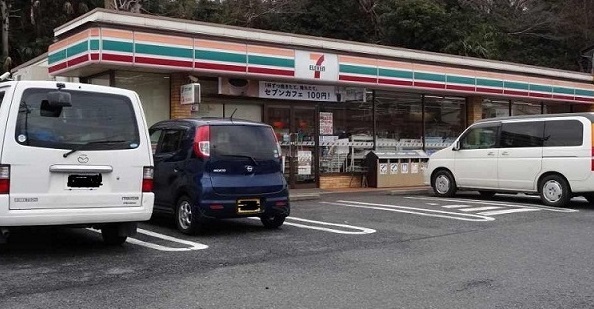 コンビニ　セブンイレブン（コンビニ）まで1000m