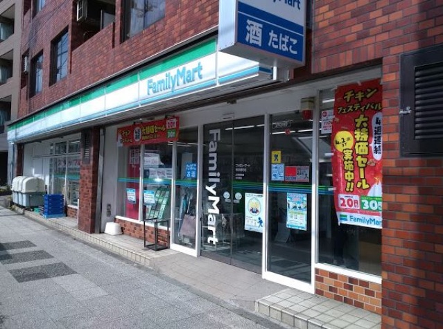 コンビニ　ファミリーマート横浜楠町店（コンビニ）まで117m