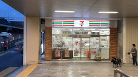 コンビニ　セブンイレブン西高島平駅前店（コンビニ）まで500m