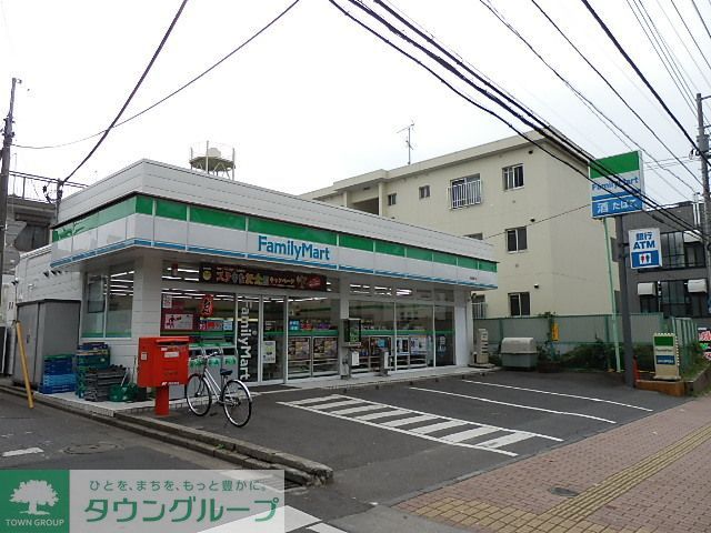 コンビニ　ファミリーマート（コンビニ）まで590m