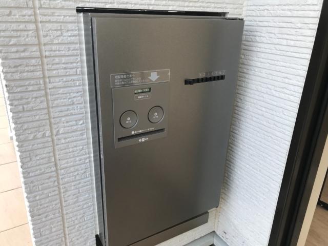 玄関　宅配ボックス