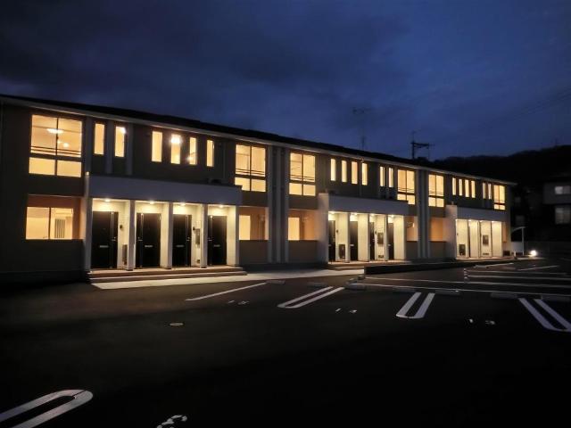 建物外観　外観写真（夜）
