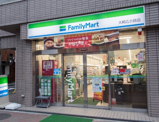 コンビニ　ファミリーマート大崎広小路店（コンビニ）まで137m