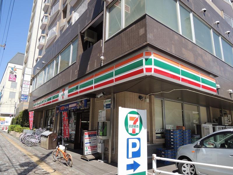 コンビニ　セブンイレブン（コンビニ）まで379m