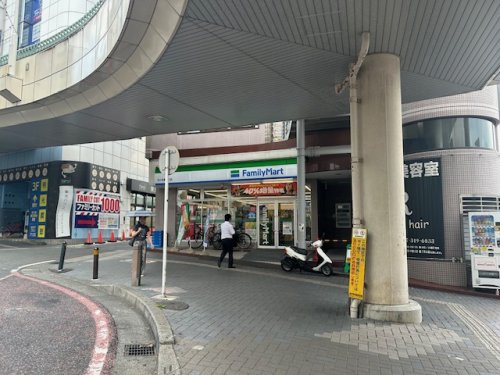 コンビニ　ファミリーマート 北小金駅南口店（コンビニ）まで377m