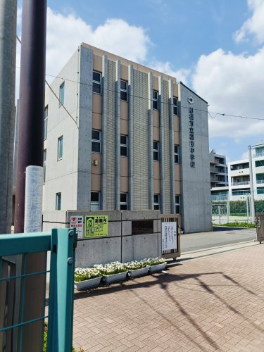 中学校　船橋市立葛飾中学校（中学校）まで613m