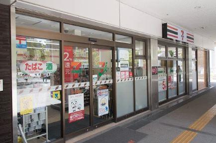 コンビニ　セブンイレブン 勝どき駅前店（コンビニ）まで171m