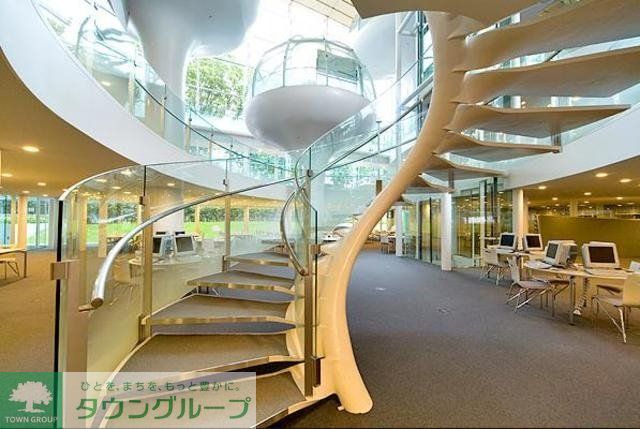 図書館　成蹊大学情報図書館（図書館）まで831m