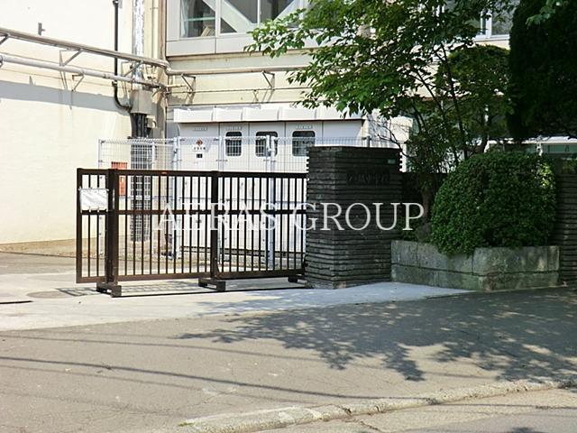 中学校　練馬区立八坂中学校（中学校）まで957m