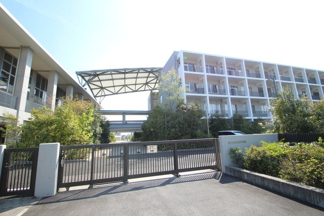 中学校　長久手市立北中学校（中学校）まで2400m