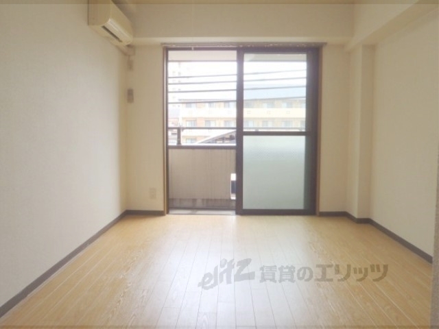 居室・リビング　広くてきれいなお部屋です