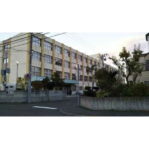 中学校　白石中学校（中学校）まで1100m