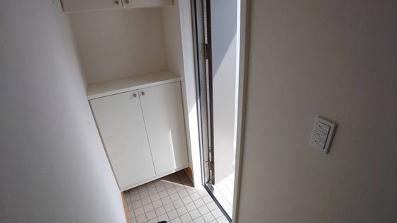 玄関　※他号室の写真です。