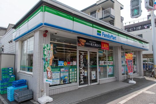 コンビニ　ファミリーマート大田東糀谷店（コンビニ）まで523m