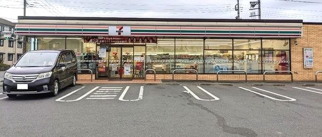 コンビニ　セブンイレブン木更津高柳南店（コンビニ）まで600m