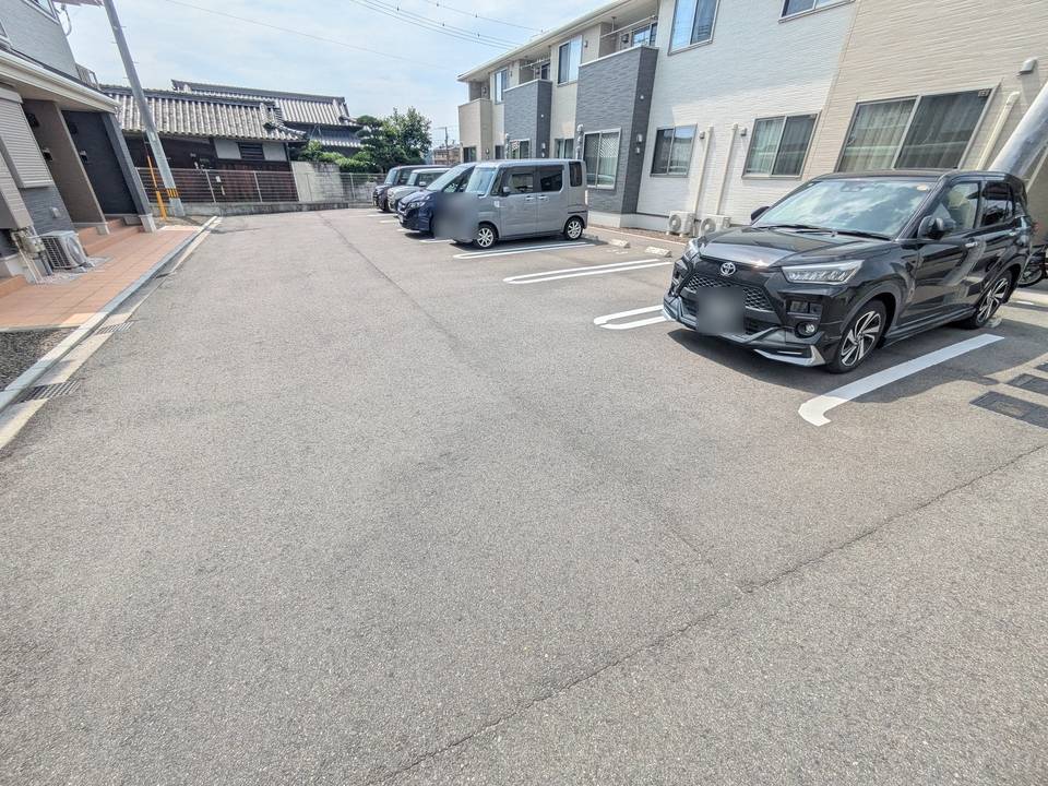 駐車場　駐車場