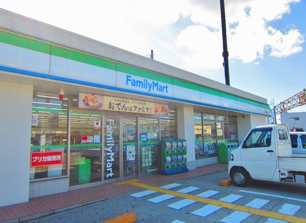 コンビニ　ファミリーマート 小浦貝塚石才店（コンビニ）まで537m