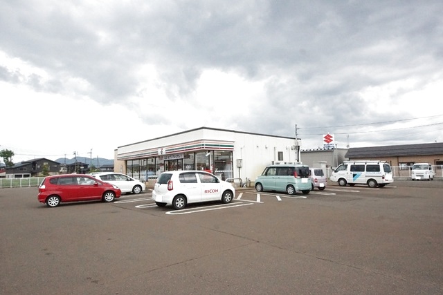 コンビニ　セブンイレブン柏崎茨目店（コンビニ）まで489m