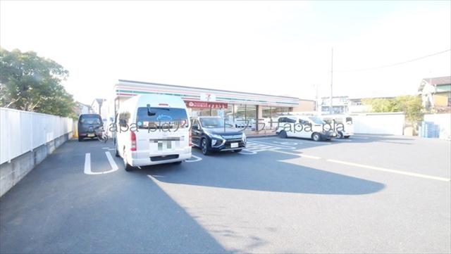 コンビニ　セブンイレブン川越月吉町店（コンビニ）まで274m