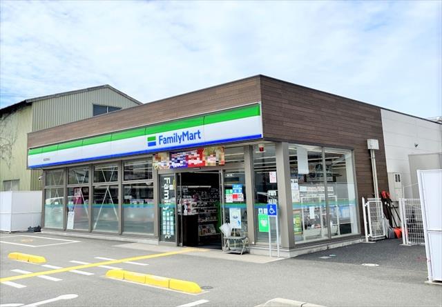 コンビニ　ファミリーマート鳥取徳尾店（コンビニ）まで370m