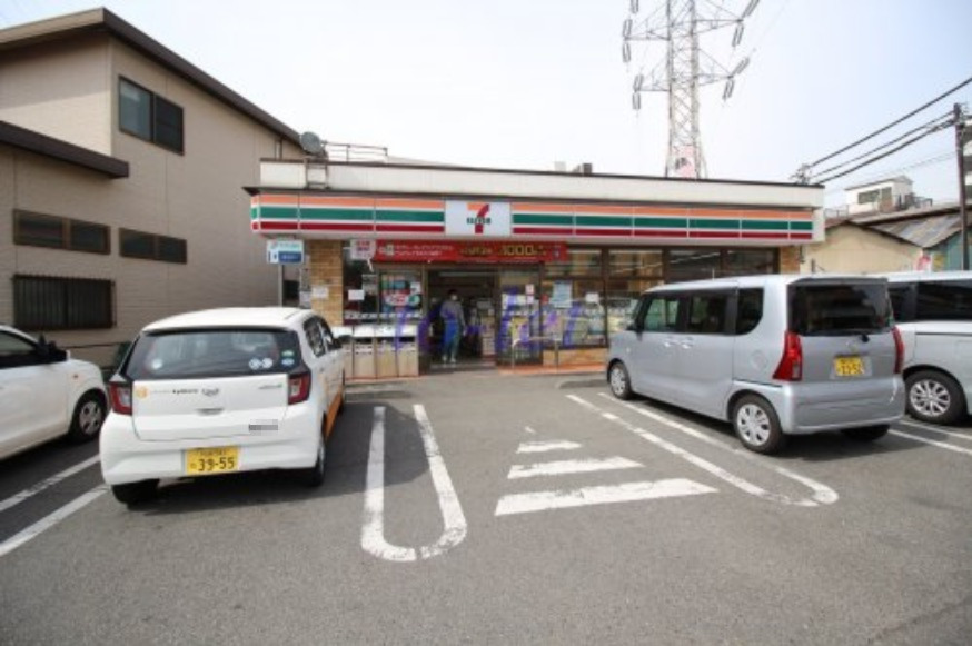 コンビニ　セブンイレブン横浜矢向１丁目店（コンビニ）まで916m
