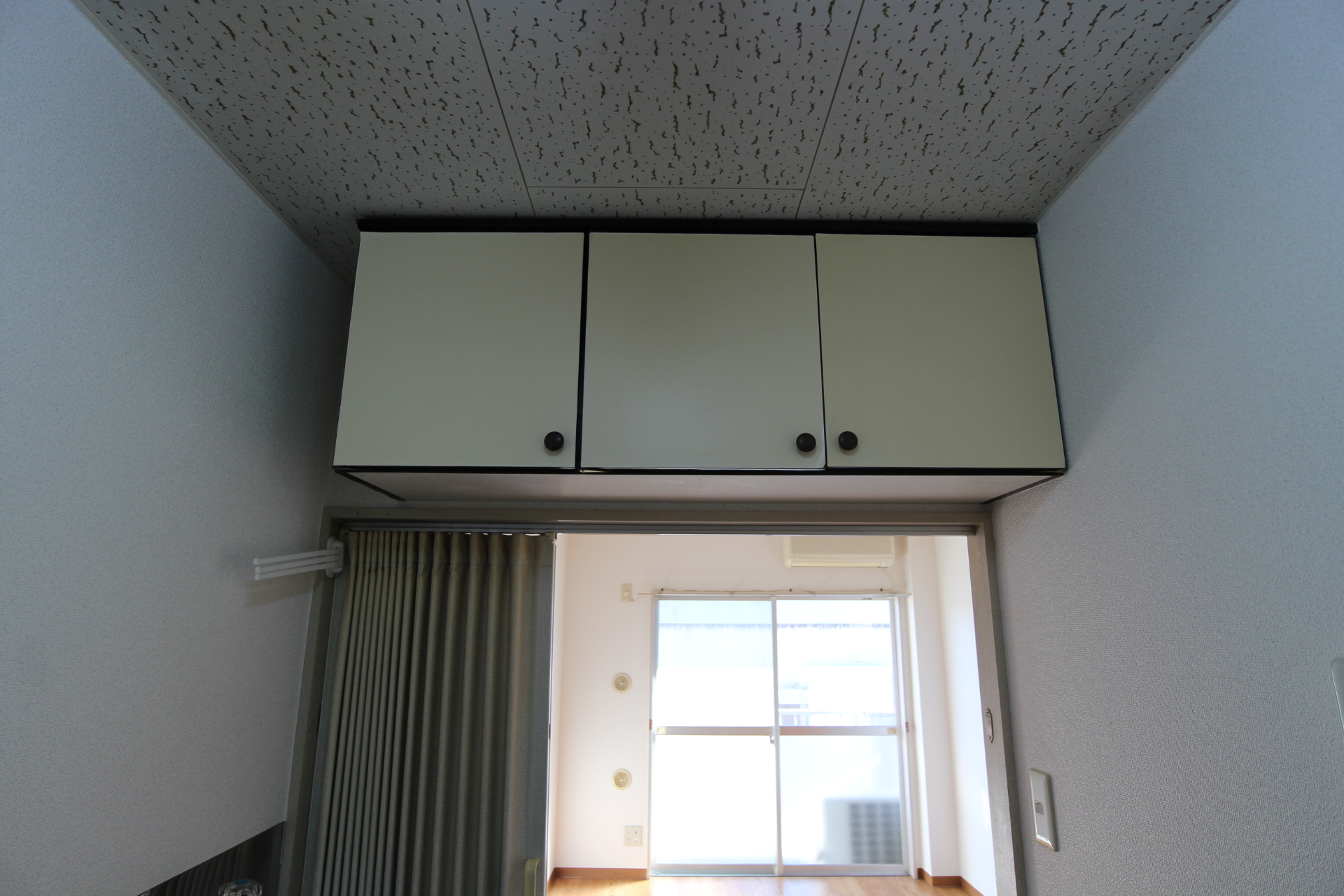 その他部屋・スペース　キッチン吊戸棚