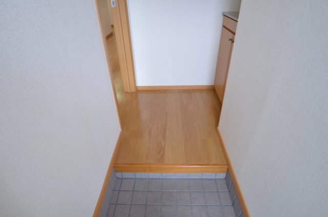 玄関　収納付玄関