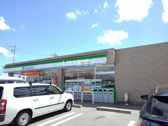 コンビニ　ファミリーマート 浜松東三方町店（コンビニ）まで418m