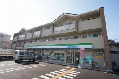 コンビニ　ファミリーマート蕨南町四丁目店（コンビニ）まで695m