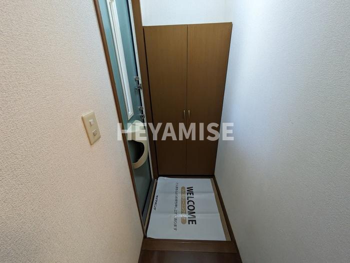 玄関　※室内画像は別号室のもの