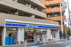 コンビニ　ローソン 千駄ヶ谷一丁目店（コンビニ）まで613m