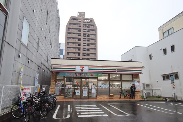 コンビニ　セブン-イレブン 名古屋千代田３丁目店（コンビニ）まで200m