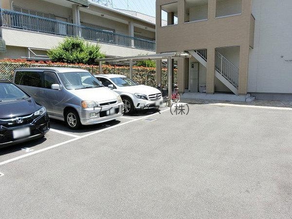 駐車場　平面駐車場！