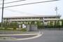 中学校　生駒市立大瀬中学校（中学校）まで885m
