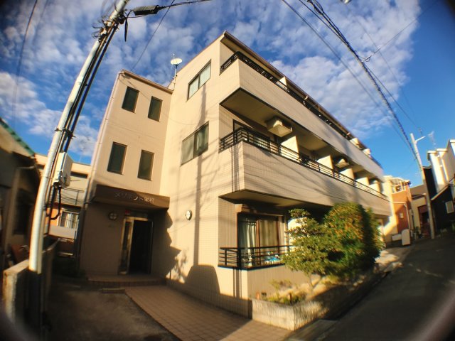 建物外観　カメラ付きインターホンでセキュリティ安心♪