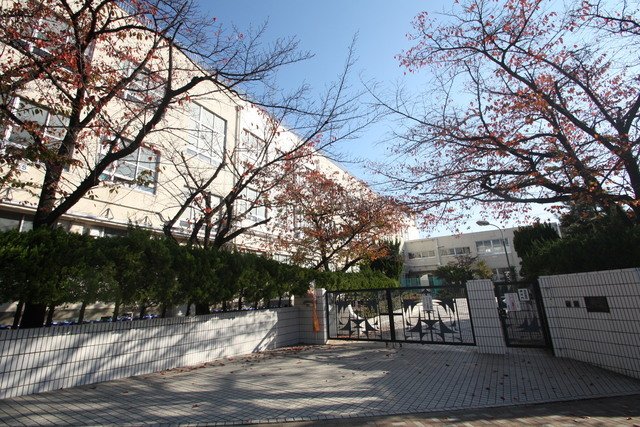 小学校　名古屋市立西山小学校（小学校）まで400m
