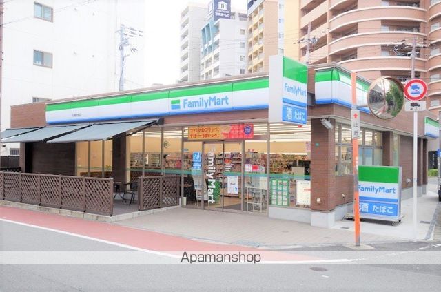 コンビニ　ファミリーマート（コンビニ）まで174m