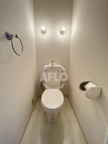 トイレ　レキシントン・スクエア新町　トイレ