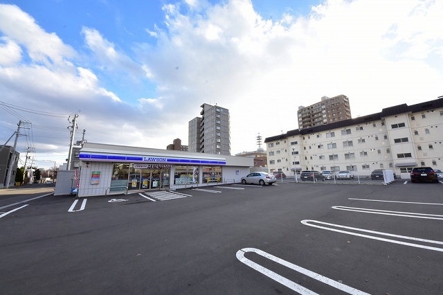コンビニ　ローソン札幌月寒中央通店（コンビニ）まで446m